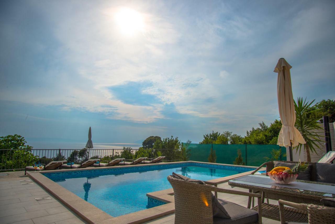 Vila Divna พอดโกรา ภายนอก รูปภาพ