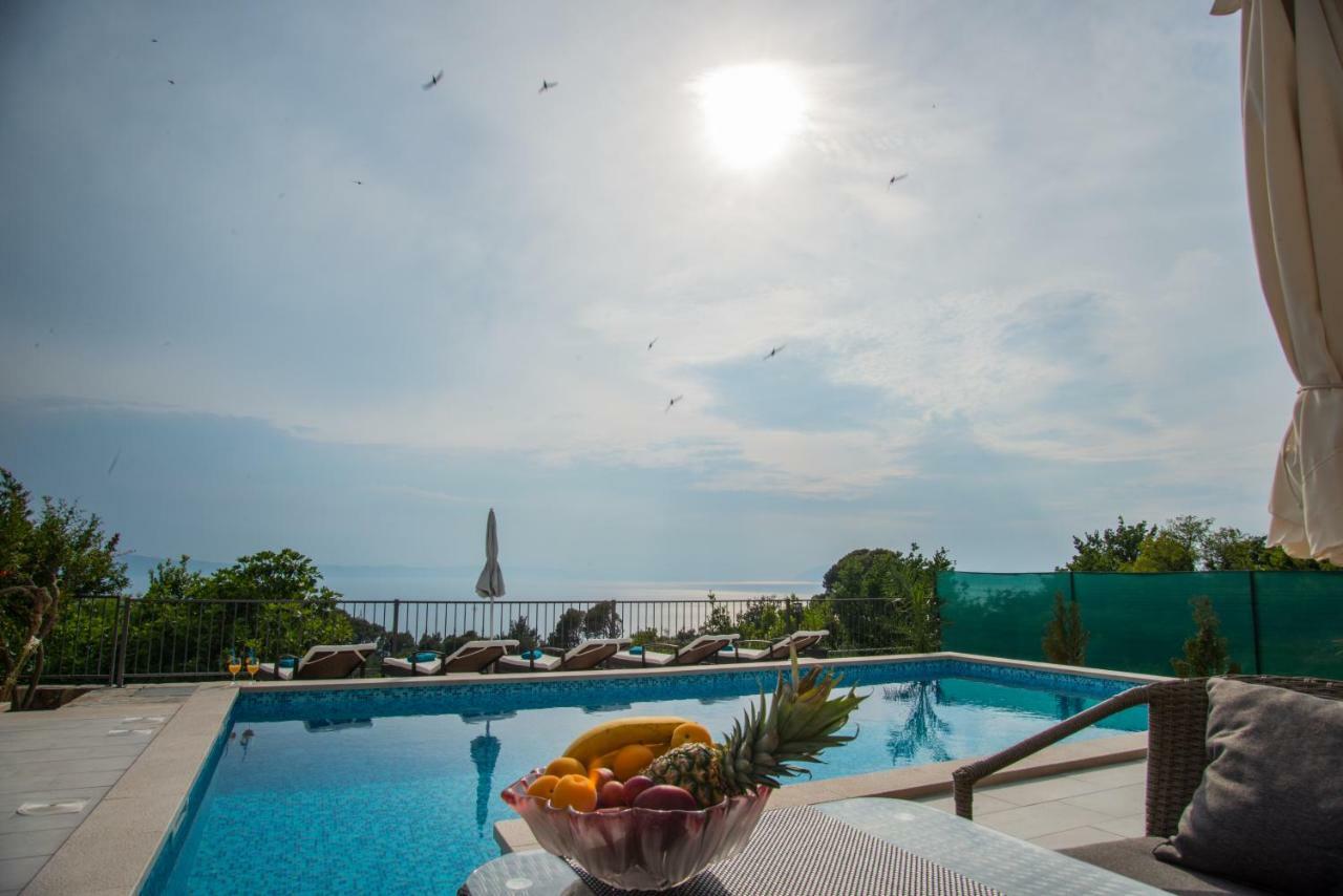 Vila Divna พอดโกรา ภายนอก รูปภาพ